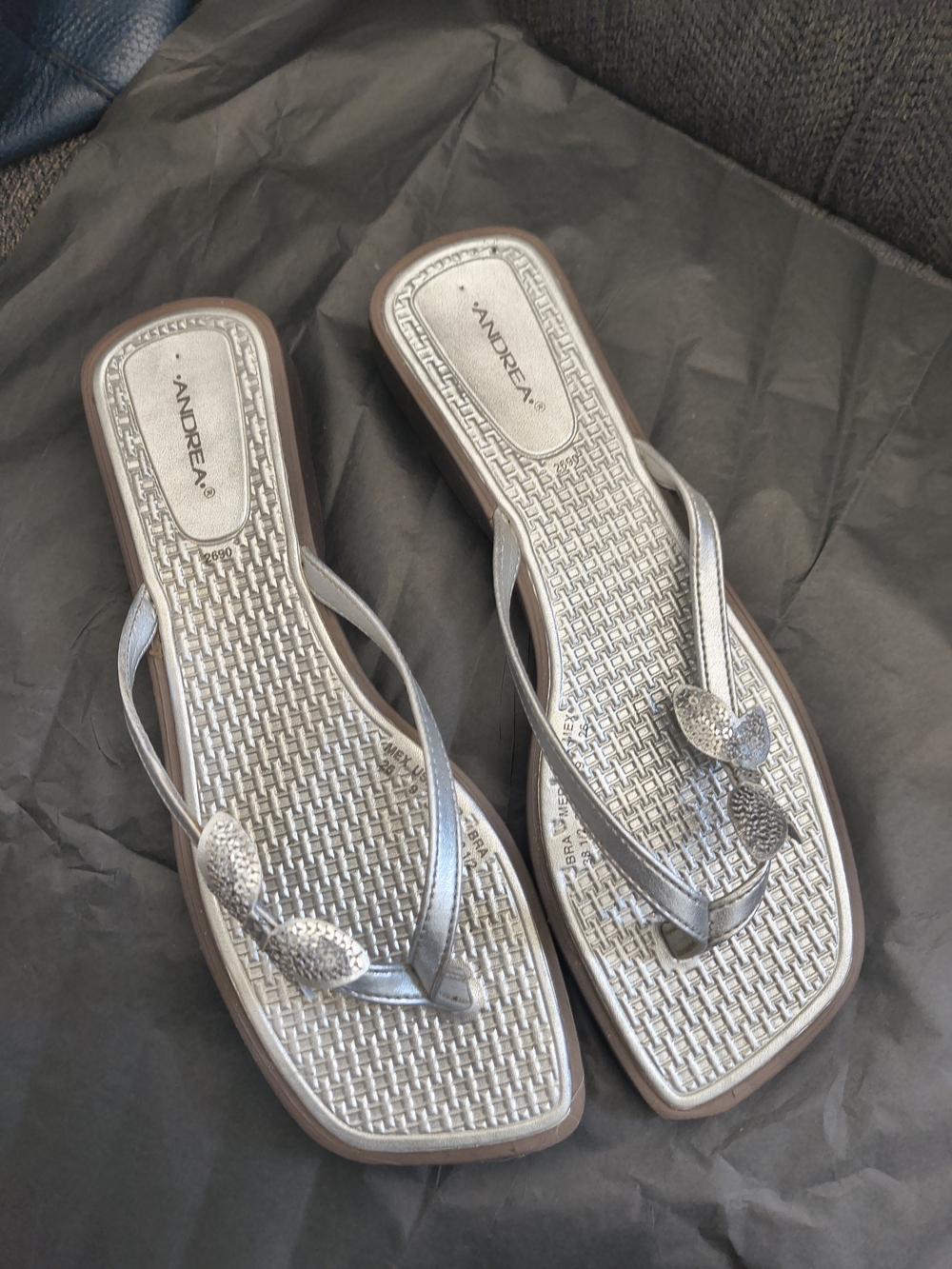 ANDREA Silver Bow Thong Sandals